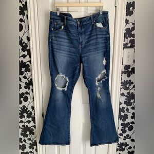 American Eagle Distressed hi rise slim Flare Jeans 20 cool girl grunge